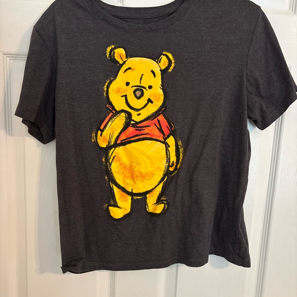 Disney Gray and Yellow Winnie the Pooh Short Sleeve Tee